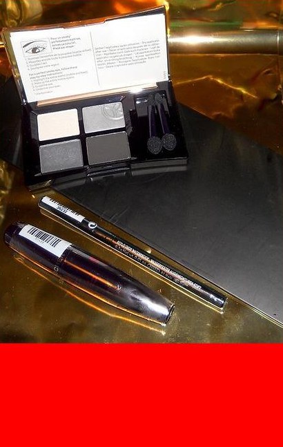 Maskara Waterproof Volume Lift (detail)